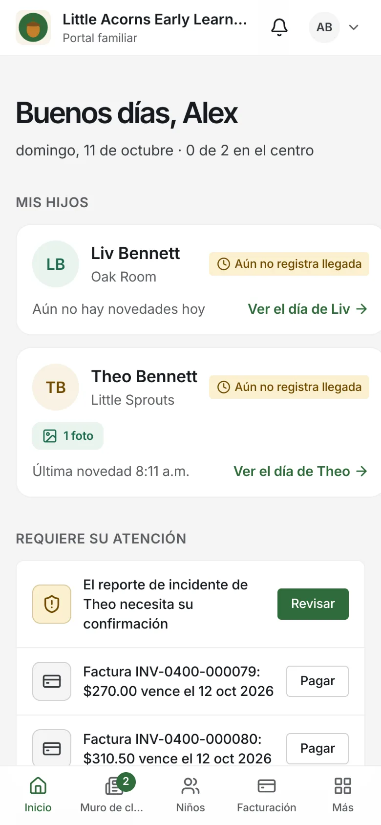 Aplicación familiar de Nestunzo con la pantalla Hoy de un padre, dos niños y pendientes
